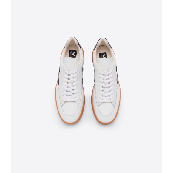 Veja Mens V-12 Sneakers - Extra White/Nautico/Gum Sole Size 43 - Picture 13 of 14